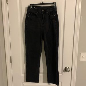 American Eagle women’s Size 4 black straight leg jeans